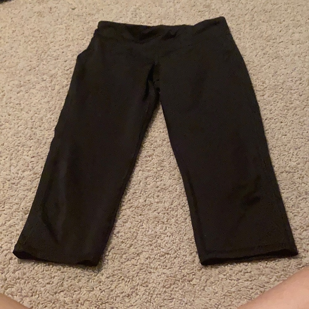 Old navy cropped leggings size large